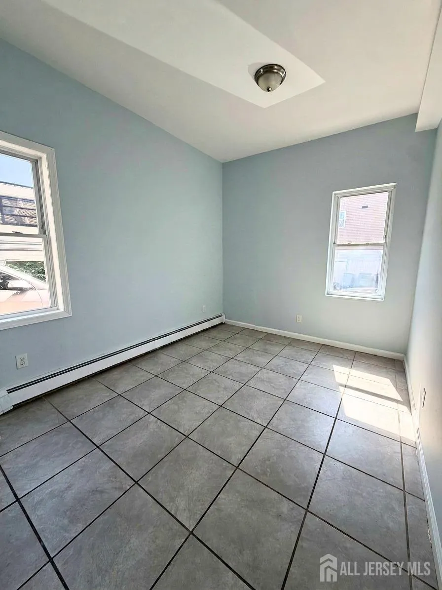 410-412 1st Avenue #1 Elizabeth, NJ 07206