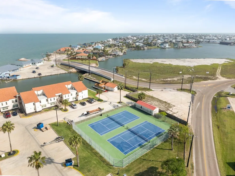 620 S Fulton Beach Road #306 Rockport, TX 78382