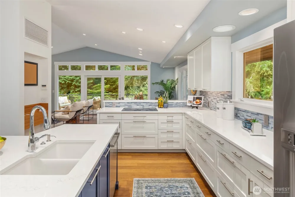 8636 SE 75th Place Mercer Island, WA 98040