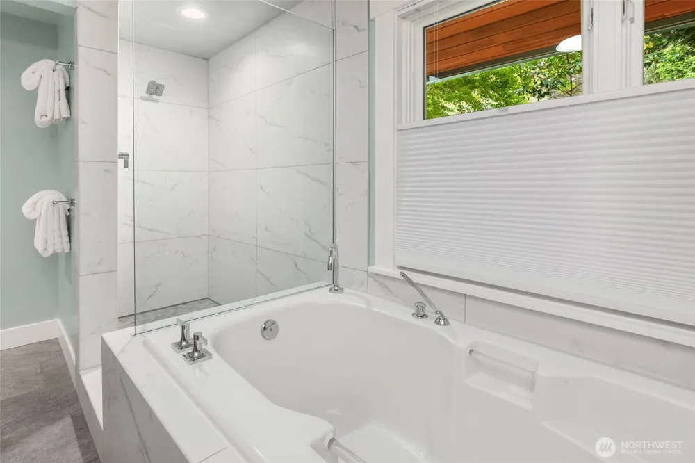 8636 SE 75th Place Mercer Island, WA 98040