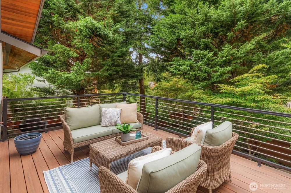 8636 SE 75th Place Mercer Island, WA 98040