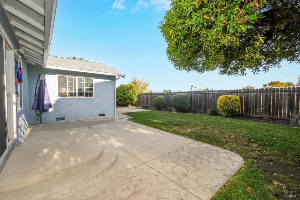 1005 Winters Way Suisun City, CA 94585
