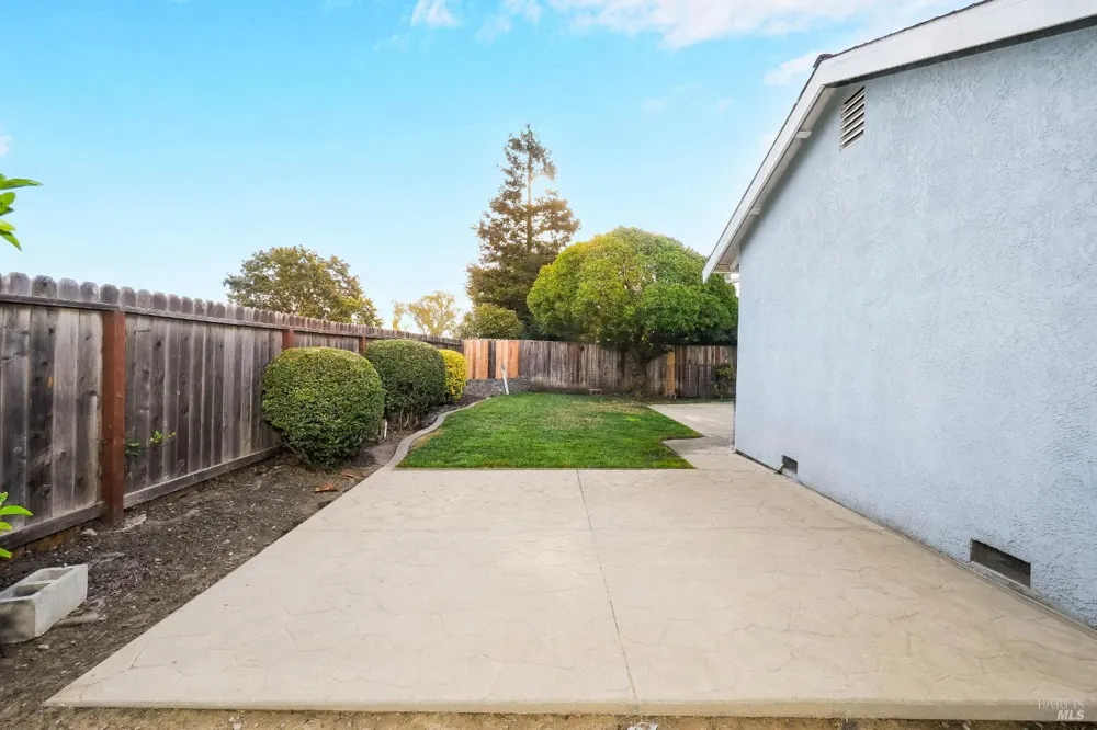 1005 Winters Way Suisun City, CA 94585