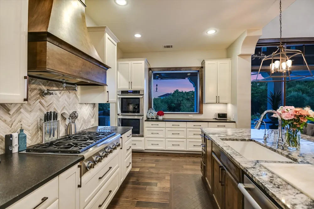 4127 Lago Viento Drive Austin, TX 78734