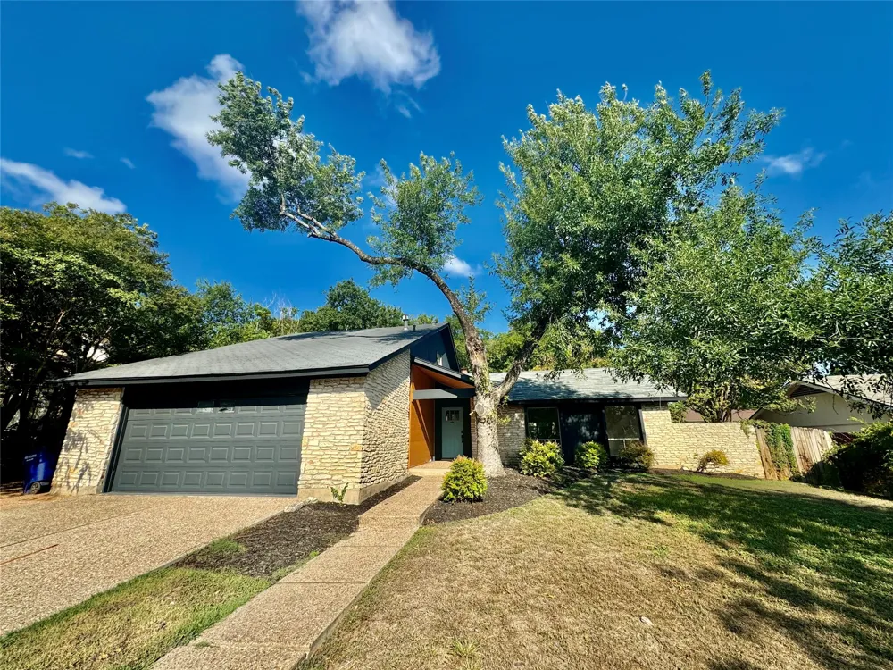 9506 STONEBRIDGE DRIVE Austin, TX 78758
