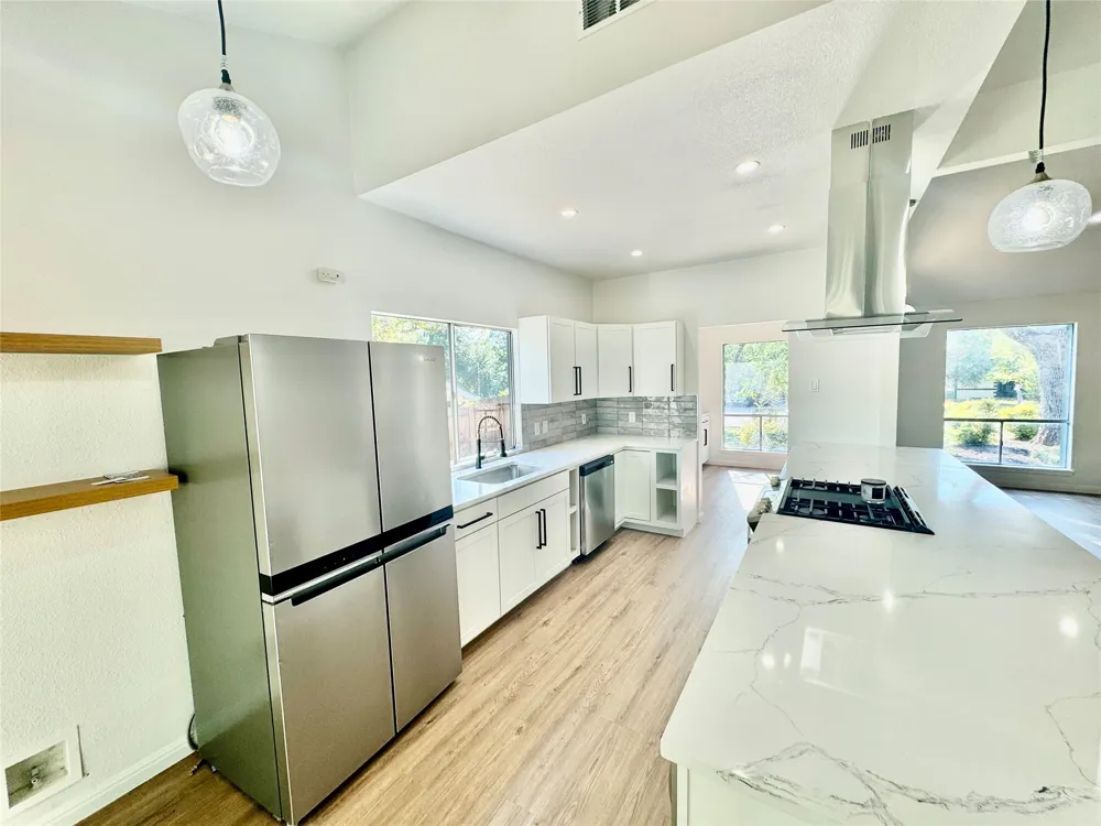 9506 STONEBRIDGE DRIVE Austin, TX 78758