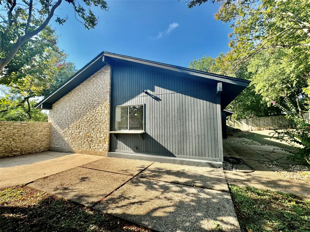 9506 STONEBRIDGE DRIVE Austin, TX 78758