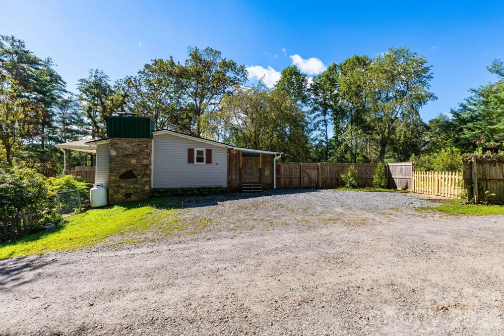 38 Mountainberry Lane Fairview, NC 28730