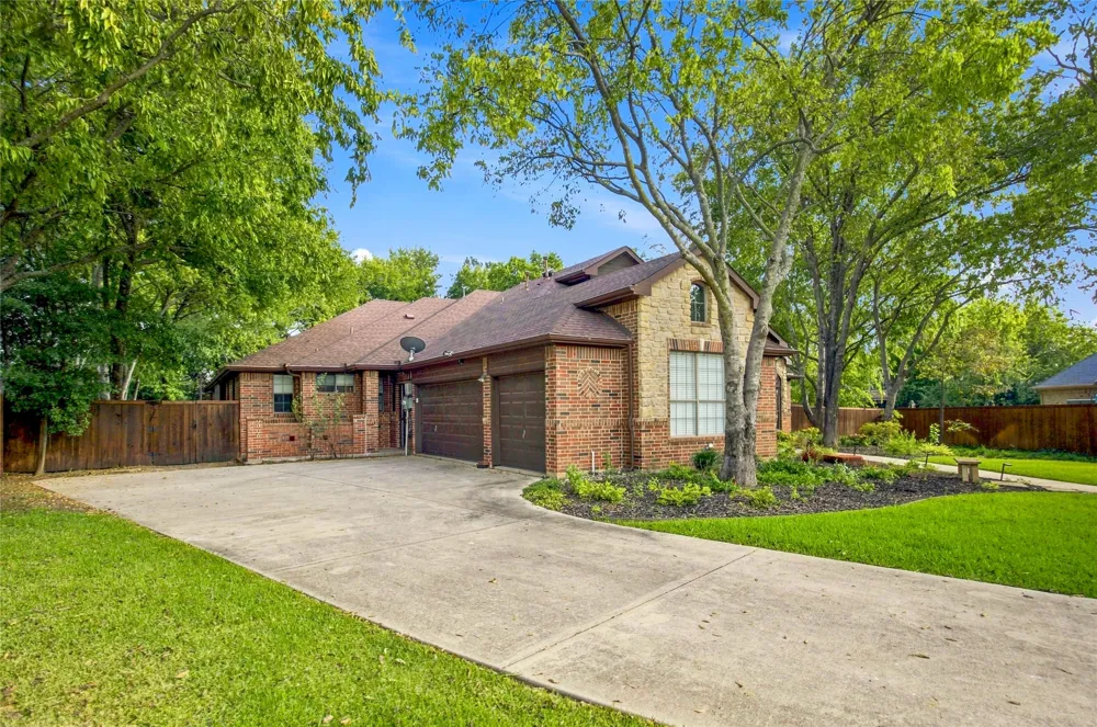 2105 Heather Ridge Court Flower Mound, TX 75028