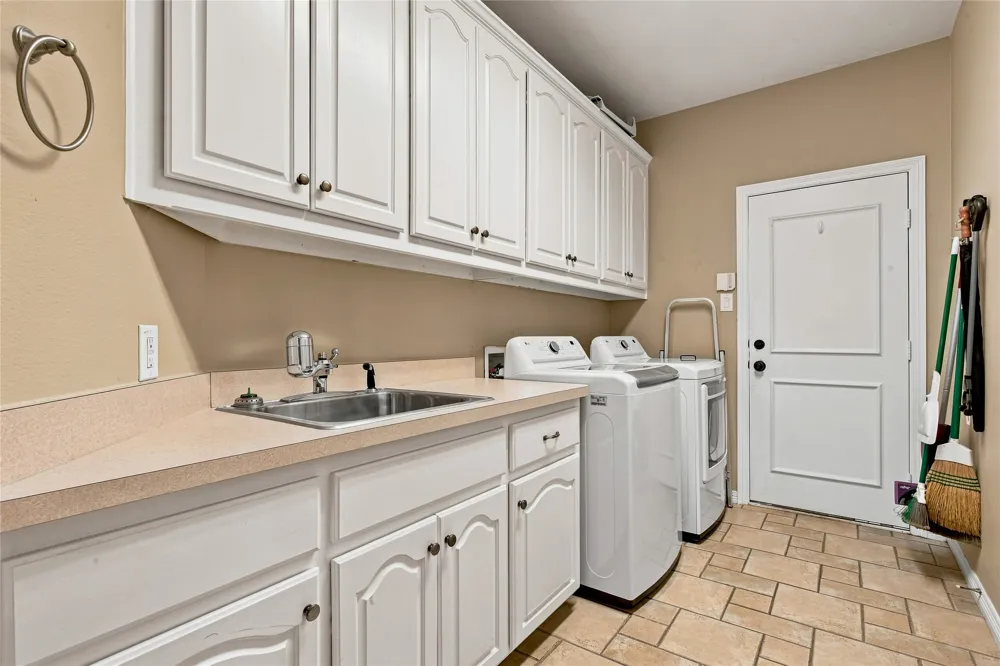 2105 Heather Ridge Court Flower Mound, TX 75028
