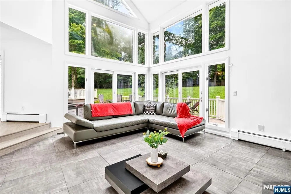 14 James Brite Circle Mahwah, NJ 07430