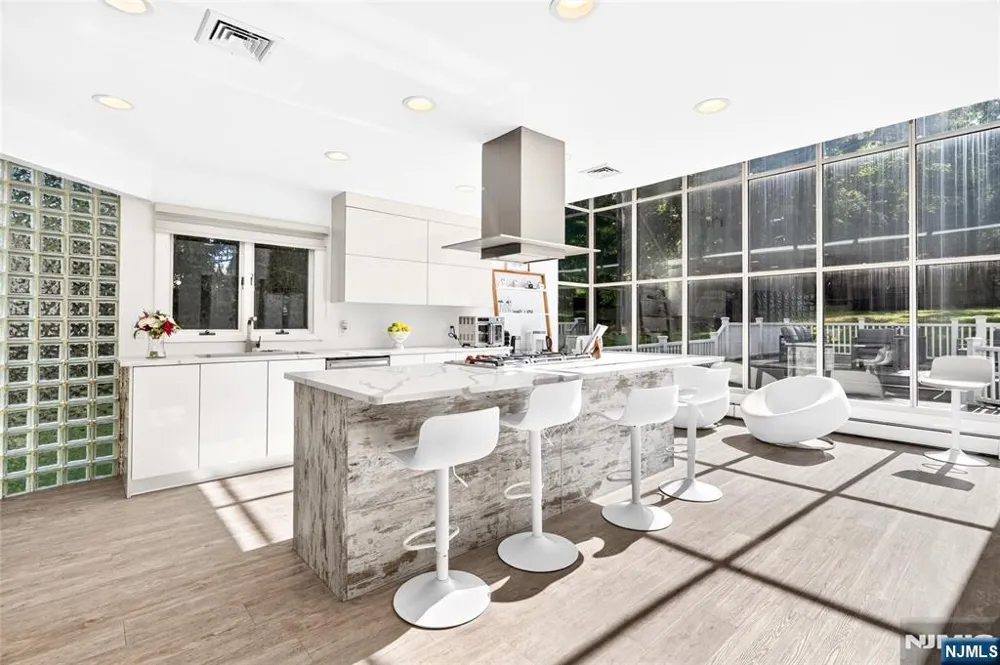 14 James Brite Circle Mahwah, NJ 07430