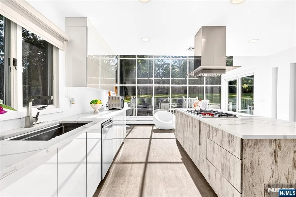 14 James Brite Circle Mahwah, NJ 07430