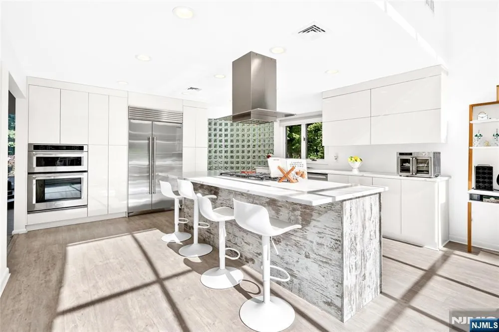 14 James Brite Circle Mahwah, NJ 07430