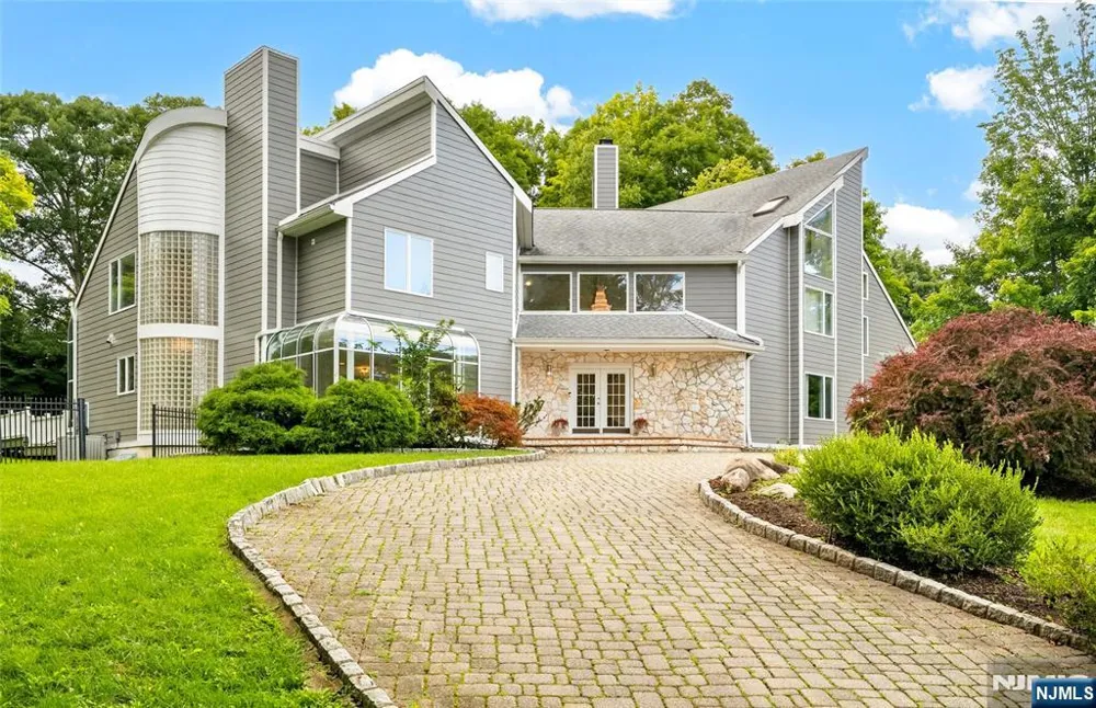 14 James Brite Circle Mahwah, NJ 07430