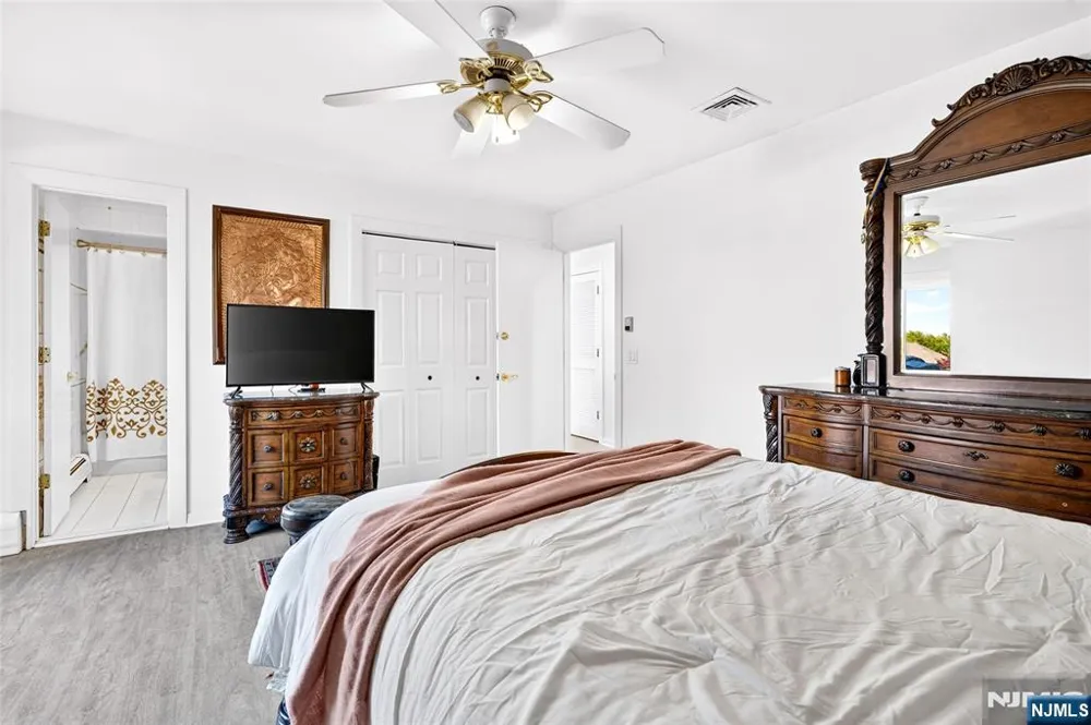 14 James Brite Circle Mahwah, NJ 07430