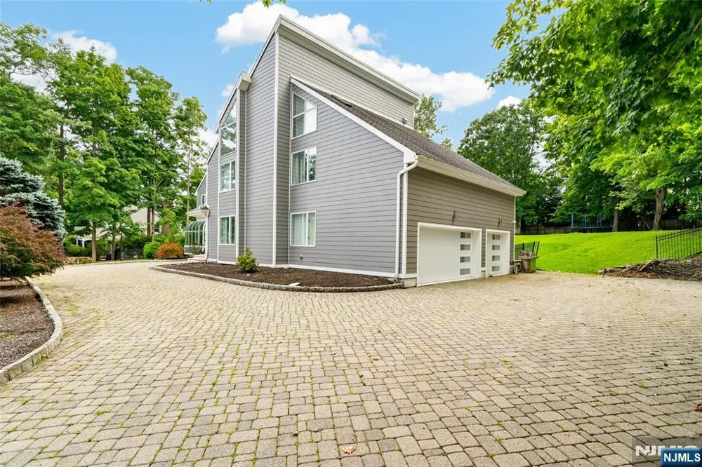 14 James Brite Circle Mahwah, NJ 07430