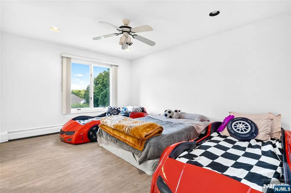 14 James Brite Circle Mahwah, NJ 07430