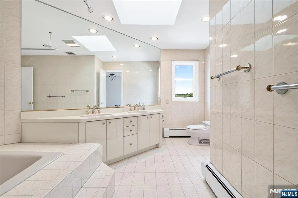 14 James Brite Circle Mahwah, NJ 07430