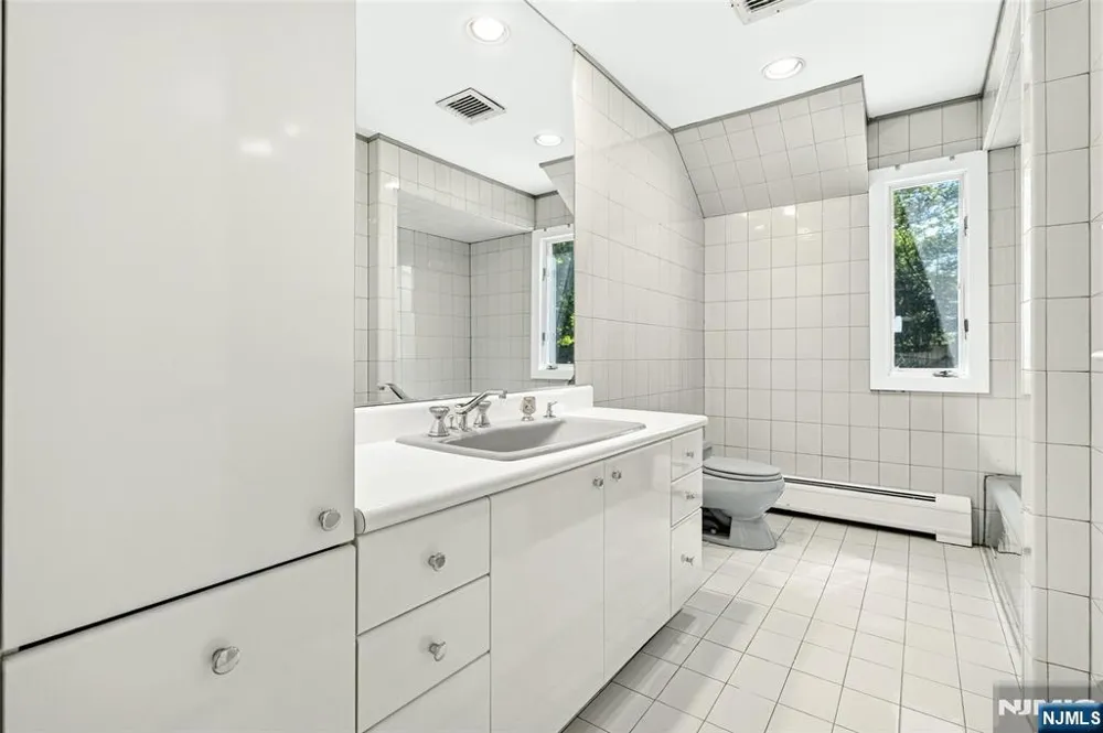 14 James Brite Circle Mahwah, NJ 07430