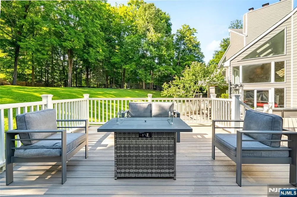 14 James Brite Circle Mahwah, NJ 07430