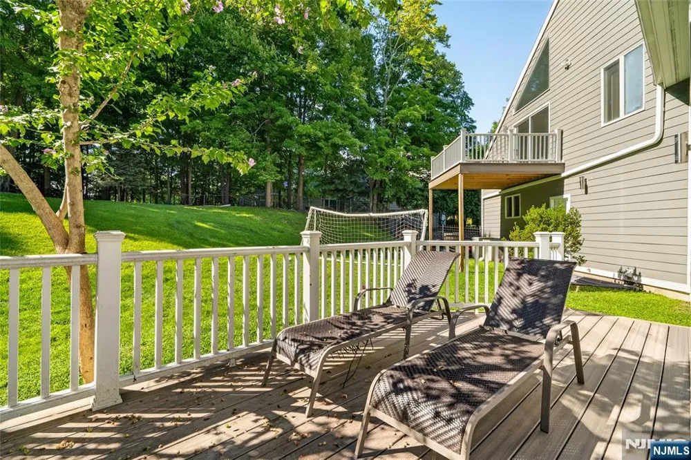 14 James Brite Circle Mahwah, NJ 07430