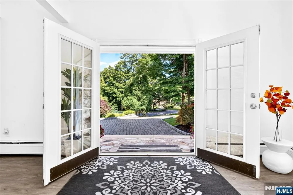 14 James Brite Circle Mahwah, NJ 07430