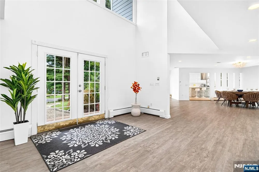 14 James Brite Circle Mahwah, NJ 07430