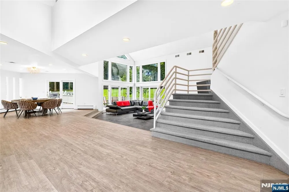 14 James Brite Circle Mahwah, NJ 07430