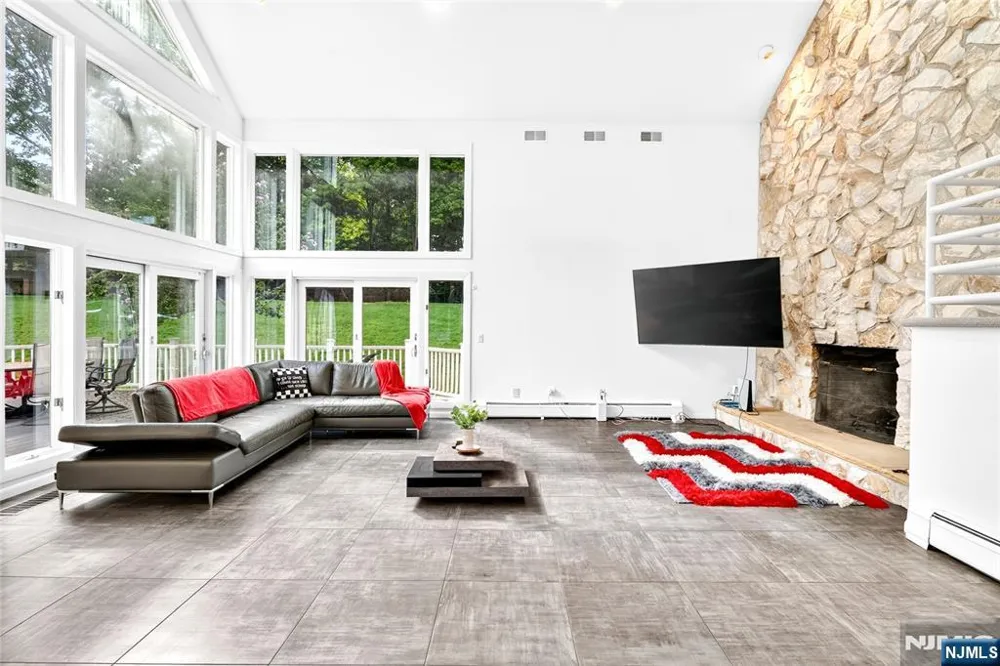 14 James Brite Circle Mahwah, NJ 07430
