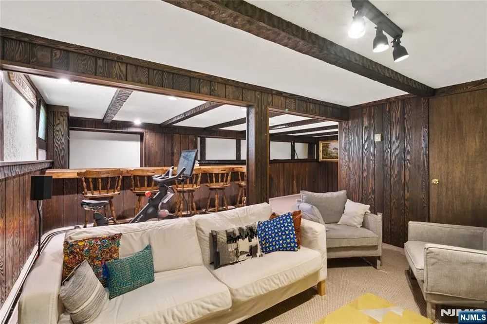 12 Ryder Road Wayne, NJ 07470