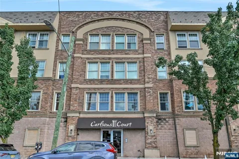 7716 Kennedy Boulevard 3E