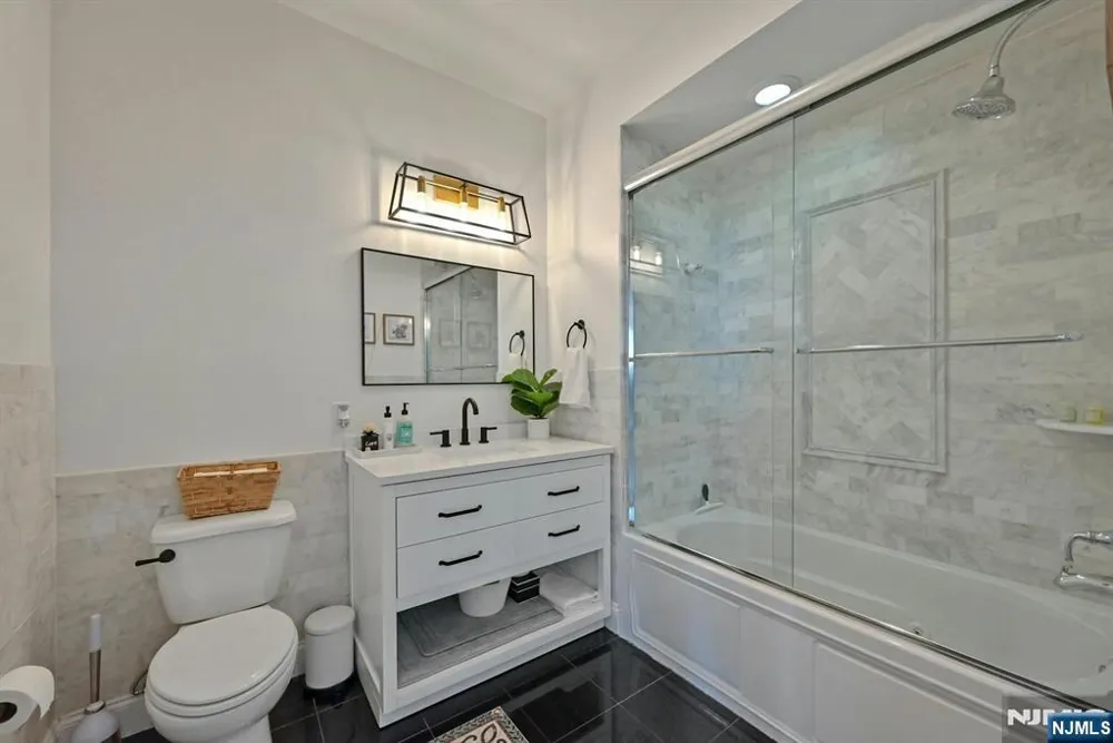 7716 Kennedy Boulevard 3E North Bergen, NJ 07047