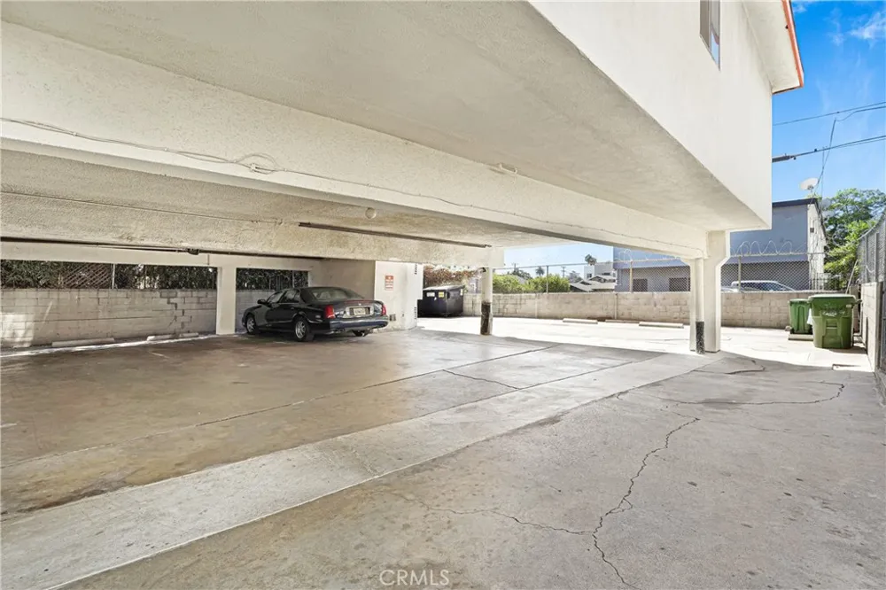 4522 St Charles Place Los Angeles, CA 90019