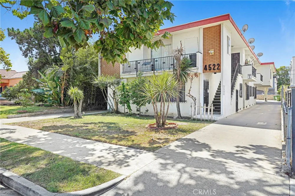 4522 St Charles Place Los Angeles, CA 90019