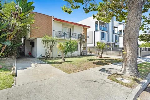 4522 St Charles Place
