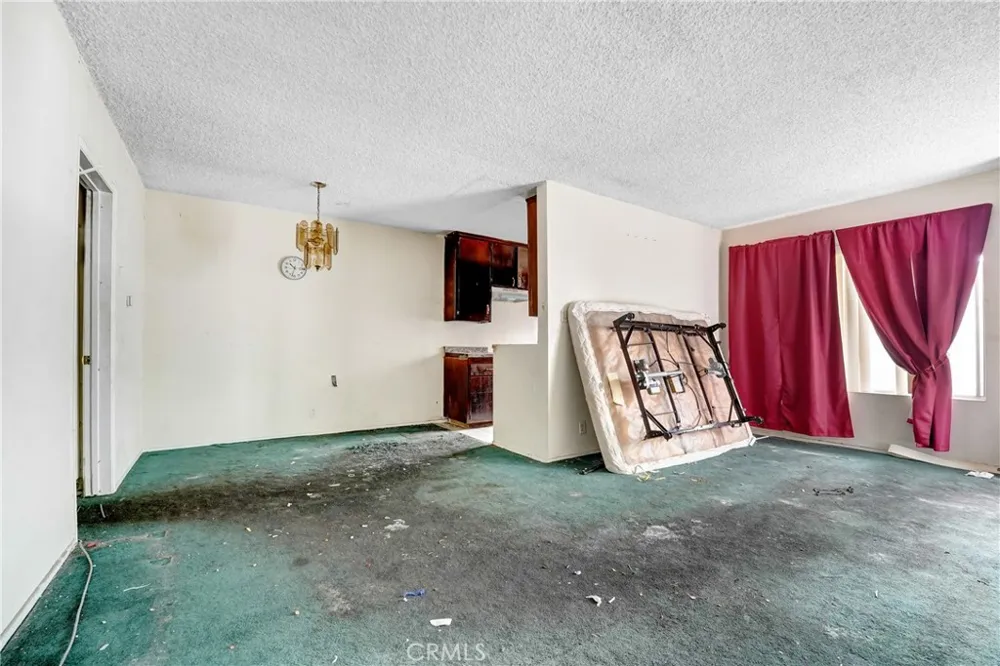 4522 St Charles Place Los Angeles, CA 90019