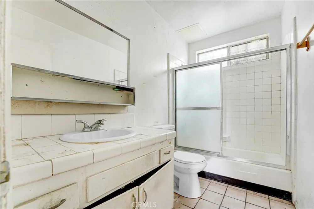 4522 St Charles Place Los Angeles, CA 90019
