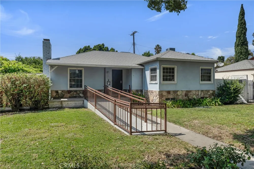 8101 Lemona Los Angeles, CA 91402