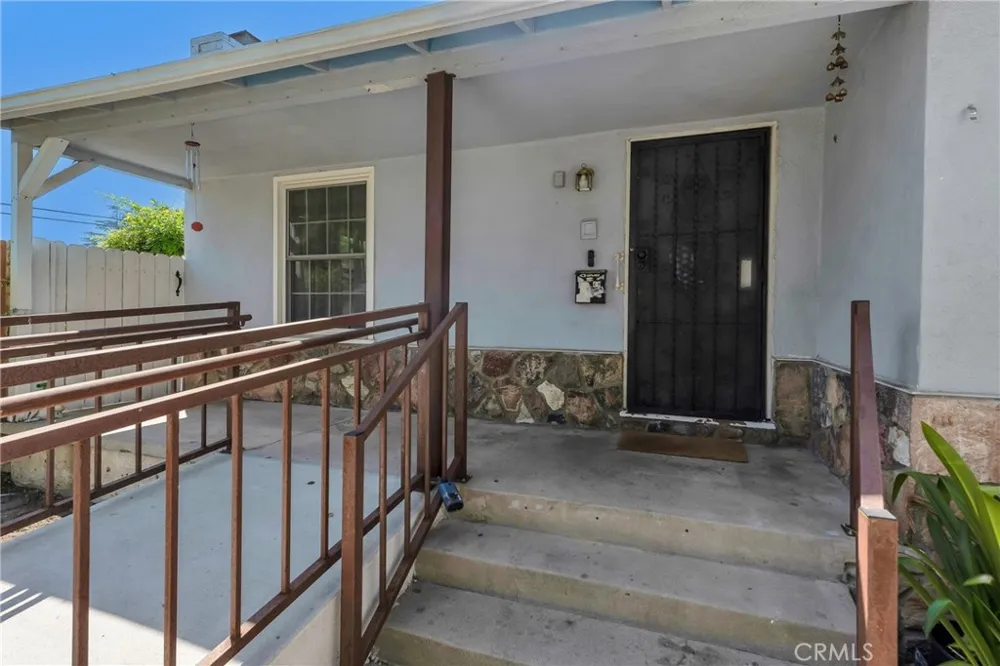 8101 Lemona Los Angeles, CA 91402