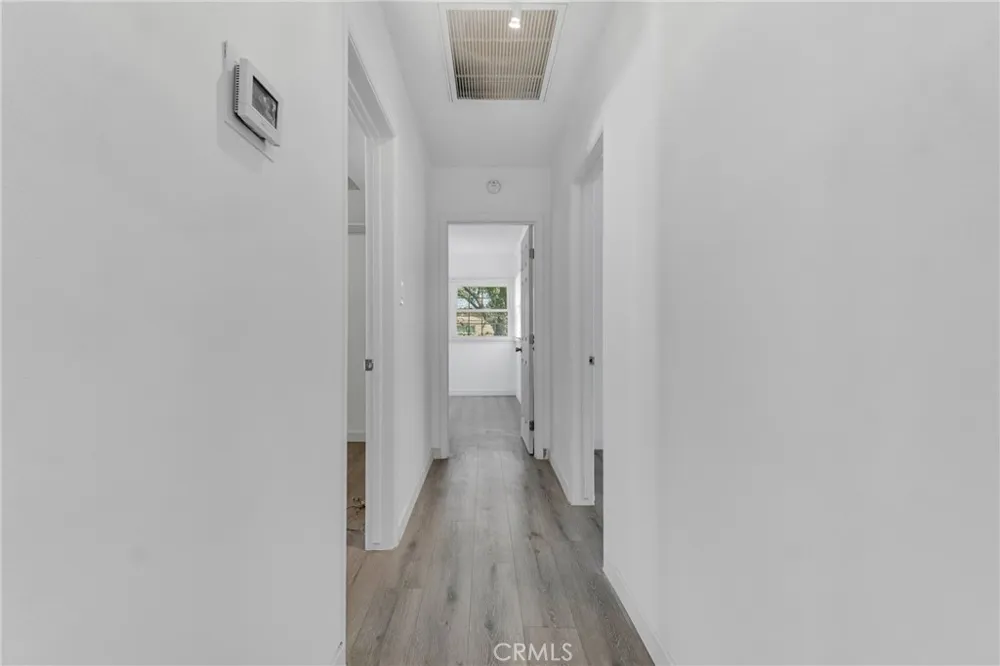 8101 Lemona Los Angeles, CA 91402