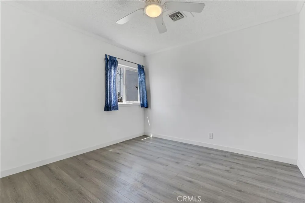 8101 Lemona Los Angeles, CA 91402