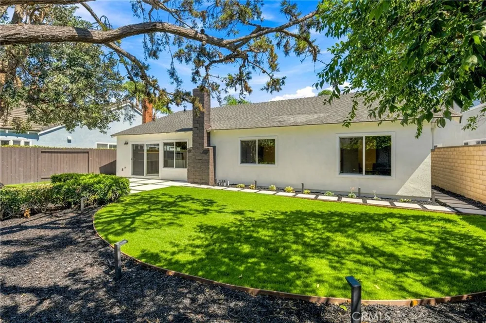 17951 Whitford Lane Huntington Beach, CA 92649