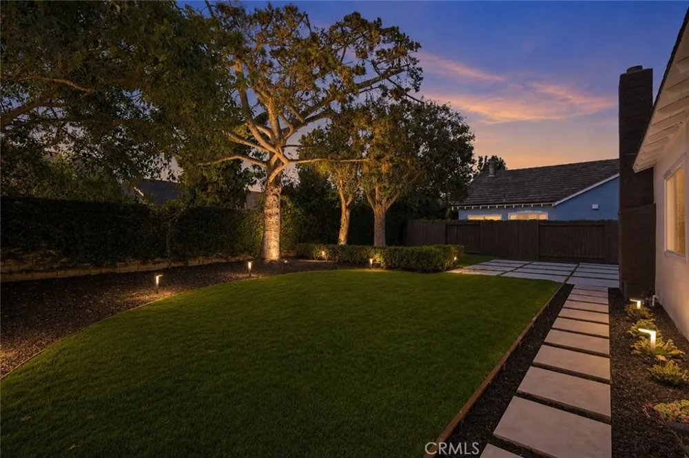 17951 Whitford Lane Huntington Beach, CA 92649