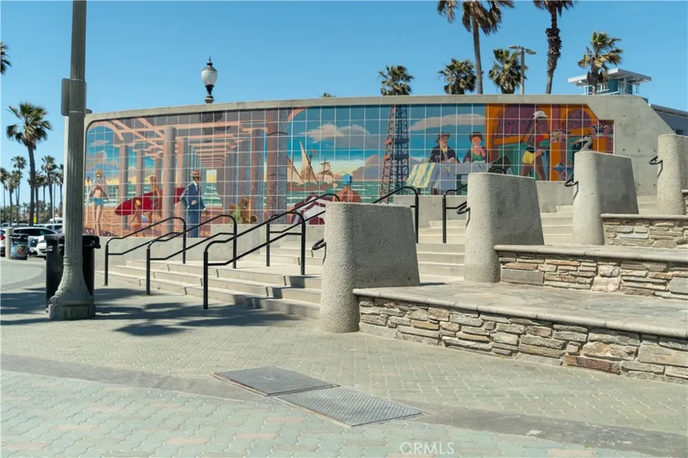 17951 Whitford Lane Huntington Beach, CA 92649