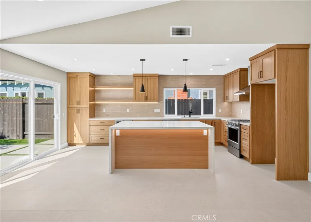 17951 Whitford Lane Huntington Beach, CA 92649