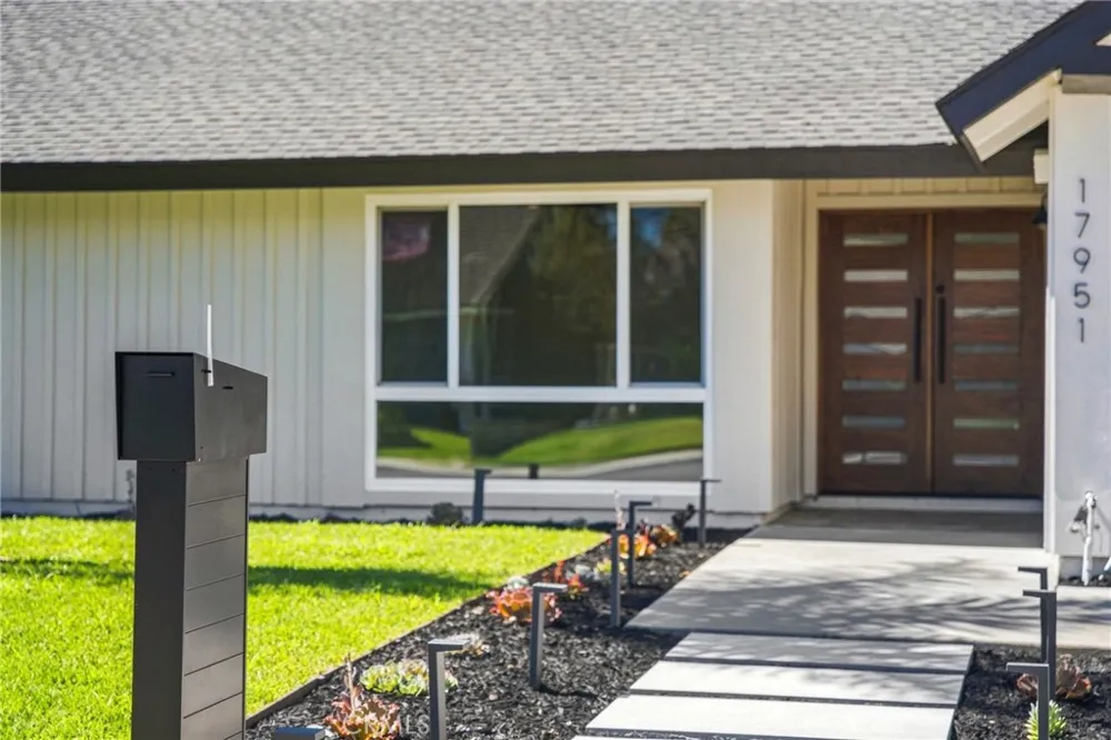 17951 Whitford Lane Huntington Beach, CA 92649