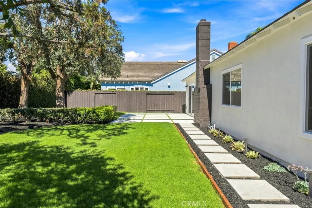 17951 Whitford Lane Huntington Beach, CA 92649
