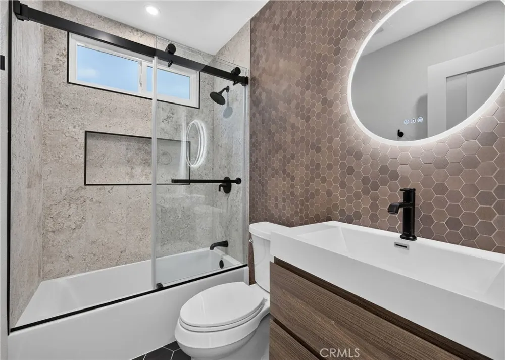 17951 Whitford Lane Huntington Beach, CA 92649