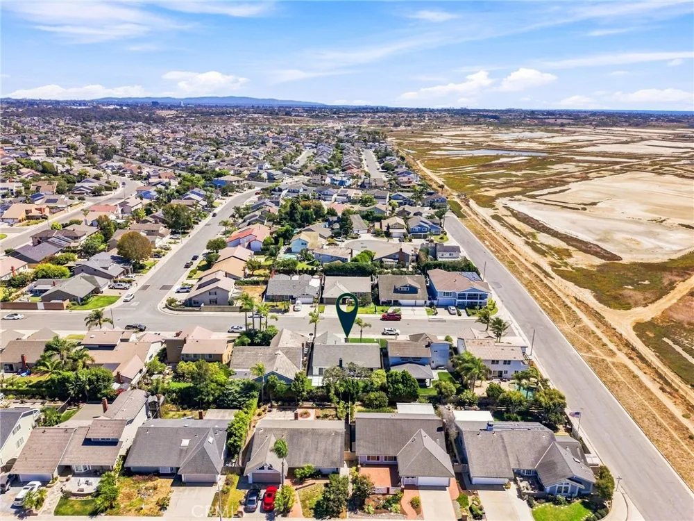 17951 Whitford Lane Huntington Beach, CA 92649